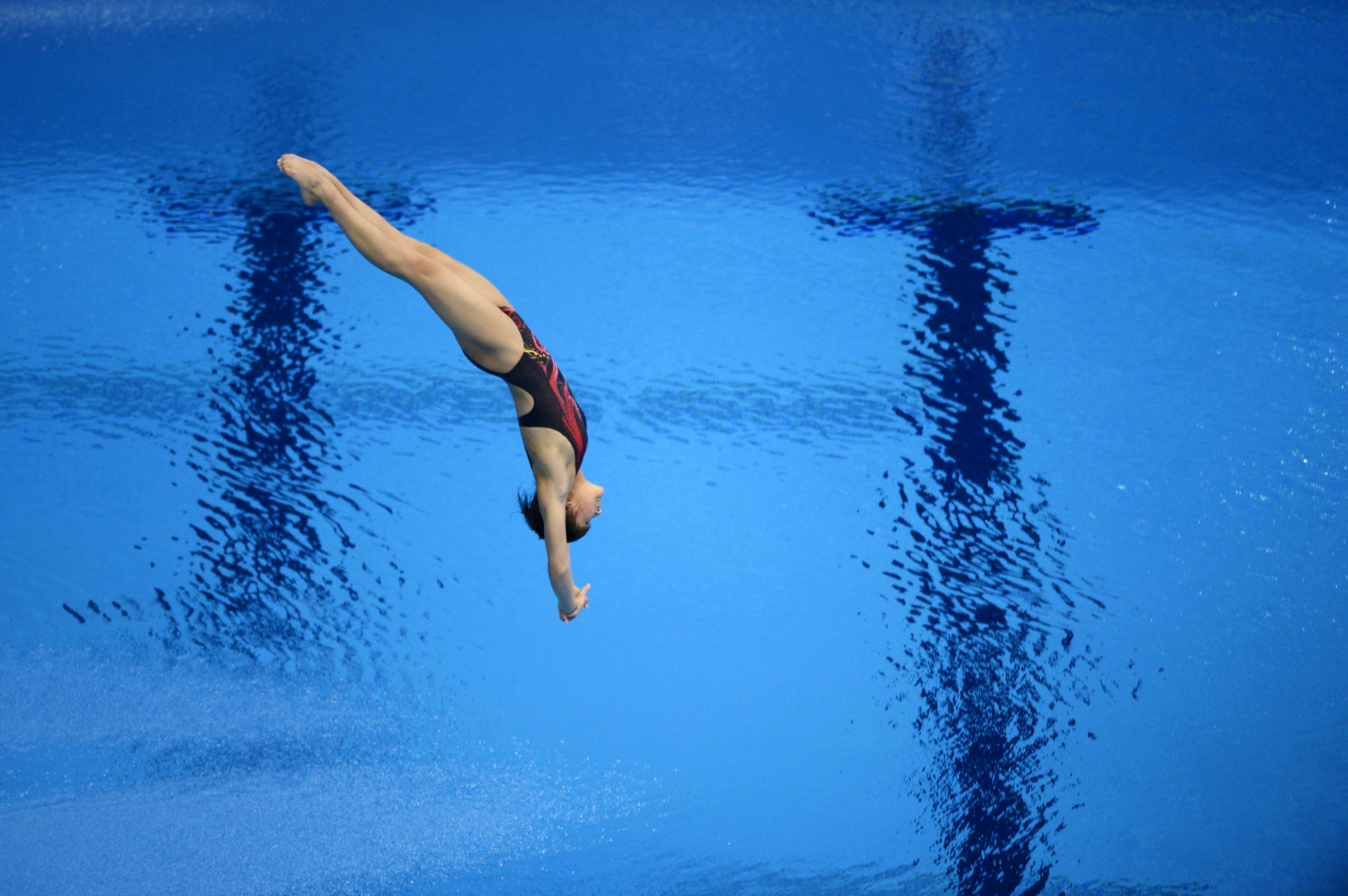 China's Hu Yadan during the Women's 10 Meter platform competition at the London Olympics.  : Olympics : Photography by Adam Stoltman: Sports Photography, The Arts, Portraiture, Travel, Photojournalism and Fine Art in New York