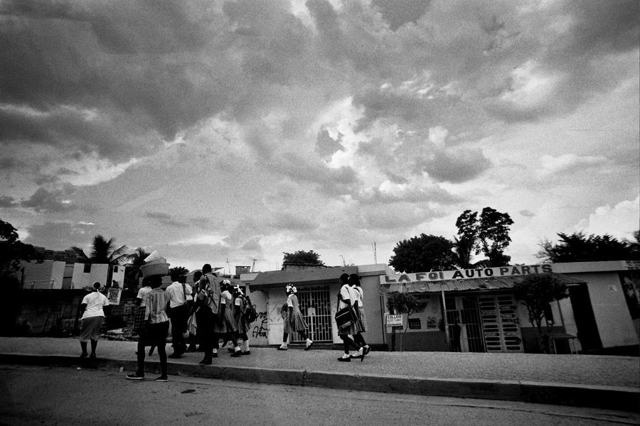Schoolchildren, near Petionville : Haiti : Photography by Adam Stoltman: Sports Photography, The Arts, Portraiture, Travel, Photojournalism and Fine Art in New York