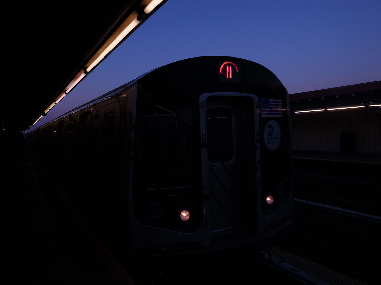 Number 7 train, New York : Places : Photography by Adam Stoltman: Sports Photography, The Arts, Portraiture, Travel, Photojournalism and Fine Art in New York