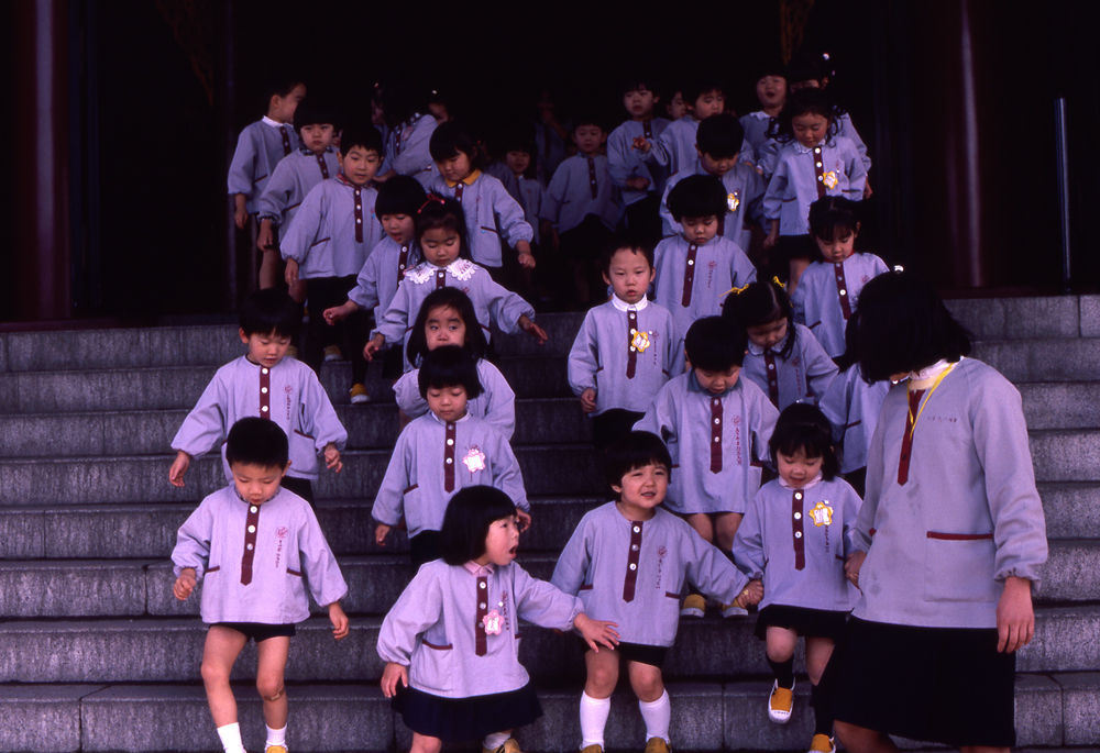 Children at Asakusa Kanon Temple, Tokyo : Places : Photography by Adam Stoltman: Sports Photography, The Arts, Portraiture, Travel, Photojournalism and Fine Art in New York