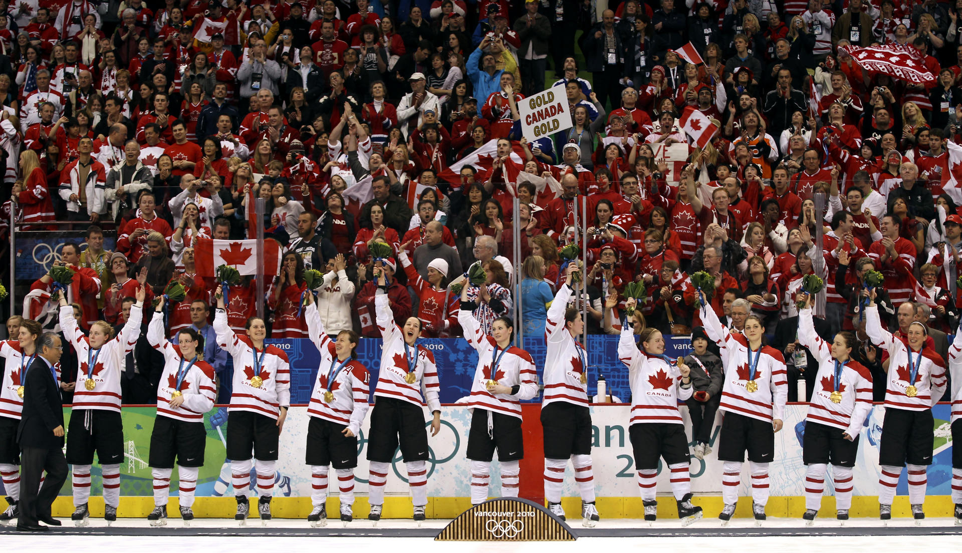 Canadian Women's Hockey Team, Gold Medlaists : Vancouver Olympics : Photography by Adam Stoltman: Sports Photography, The Arts, Portraiture, Travel, Photojournalism and Fine Art in New York